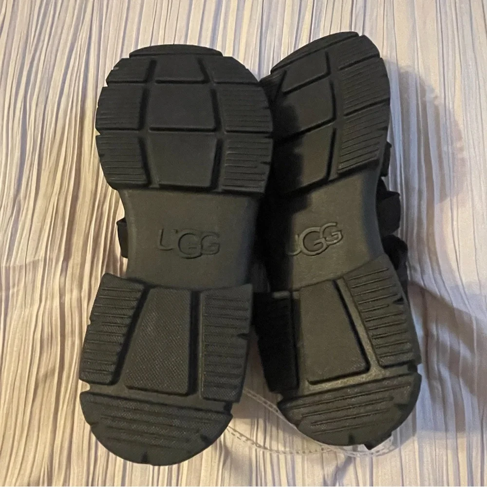 UGG youth black sandals canvas‎ new without tags size 2